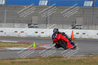 media/Nov-26-2022-Fastrack Riders (Sat) [[b001e85eef]]/Level 1/Session 3 Outside Turn 9/